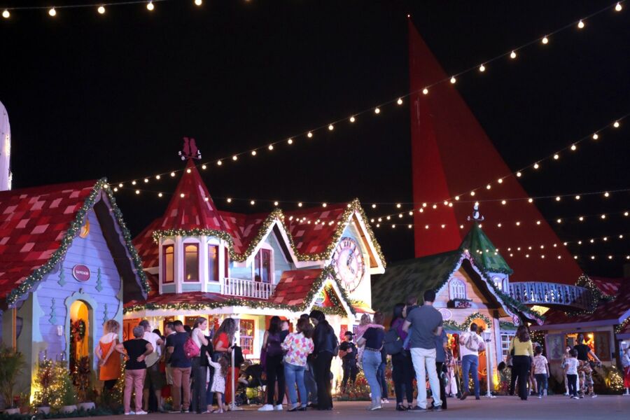 Natal encanta goianos com melodias e luzes