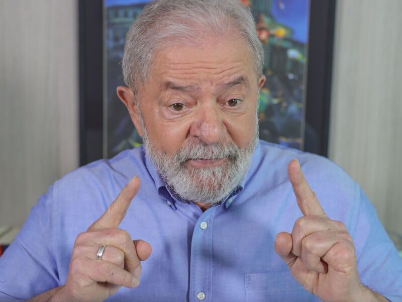 Lula tem entraves para formar governo de frente ampla no país