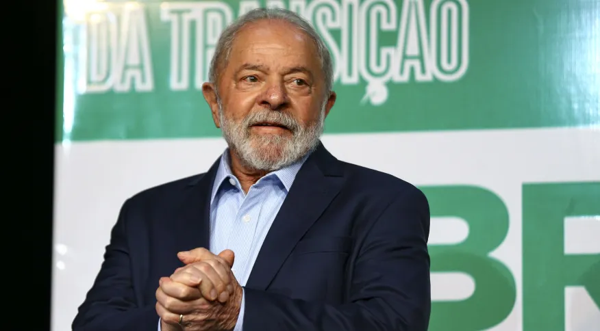 Lula pede análise de sigilos e freia privatizações de estatais