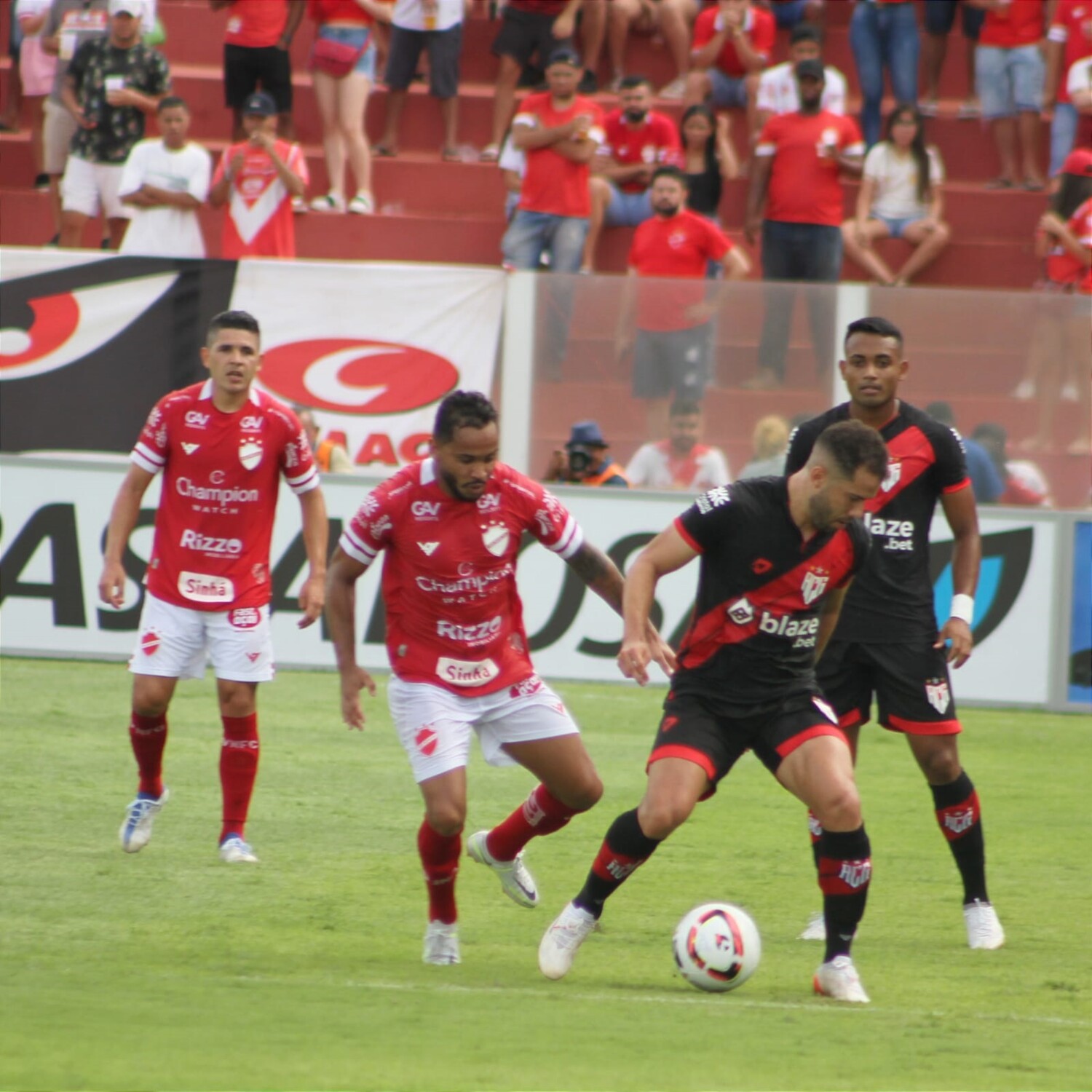 Vila consegue empate após placar adverso