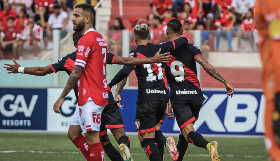 Atlético defende liderança contra Anápolis