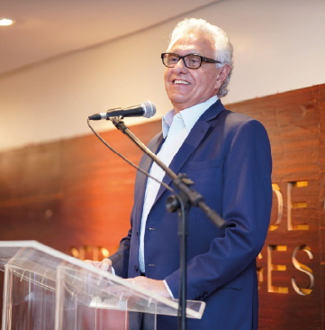 Caiado celebra avanços em encontro com deputados da base