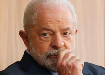 Governo Lula encerra 1º mês aprovado por 52%