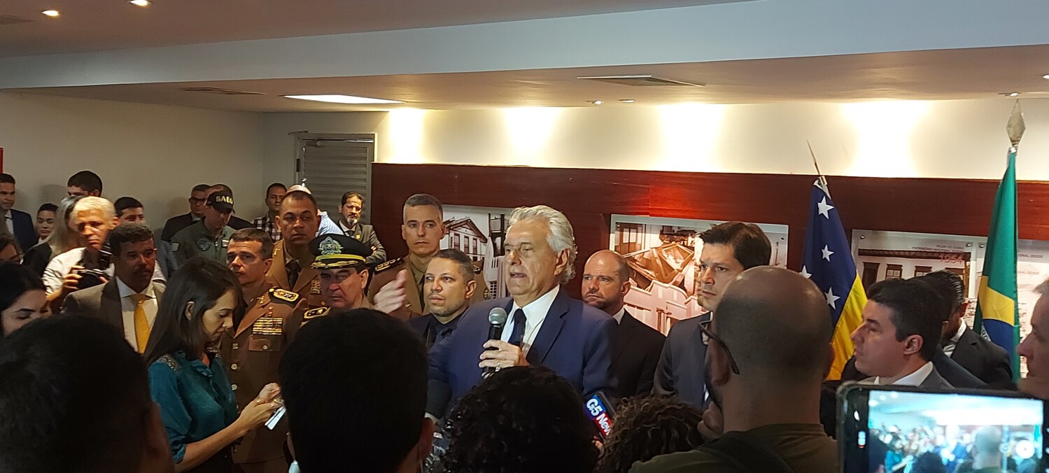 Ronaldo Caiado empossa equipe e requer “certeza de segurança”
