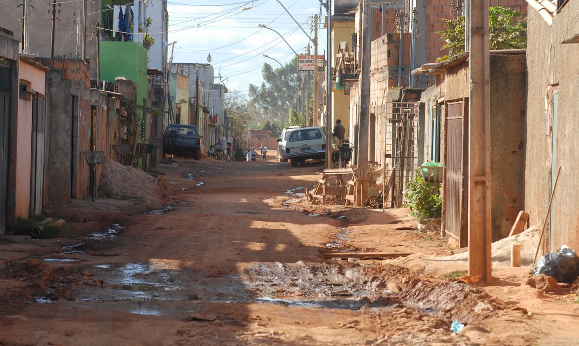 32 milhões de crianças e adolescentes vivem na pobreza