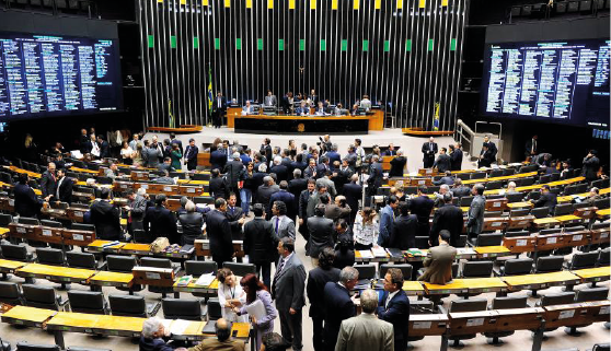 Aliados de Bolsonaro fazem investida contra “revogaço”