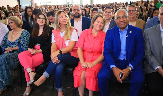 Administração municipal homenageia mulheres
