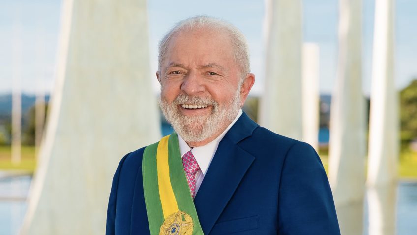 Lula leva megacomitiva à China com 200 empresários e 34 políticos