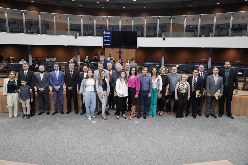 Oficiais de Justiça são homenageados