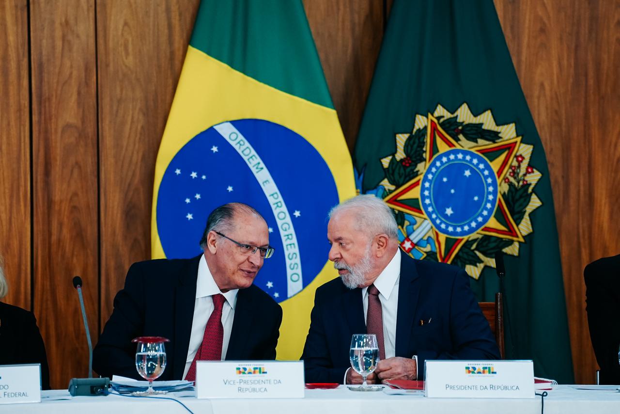 Governadores e Lula acordam combate de violência nas escolas