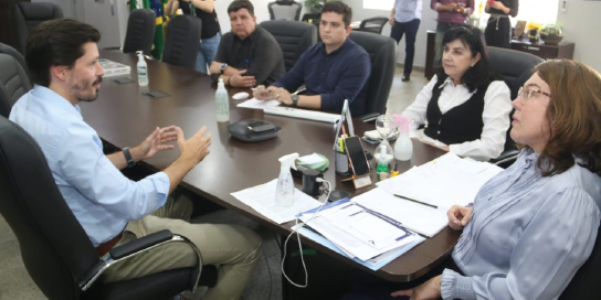 Daniel Vilela faz visita técnica a Seduc