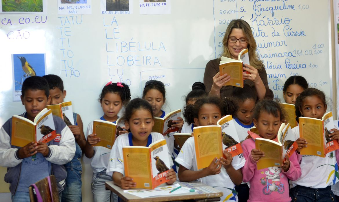 Mais de 50% dos alunos do 2º ano não estão alfabetizados