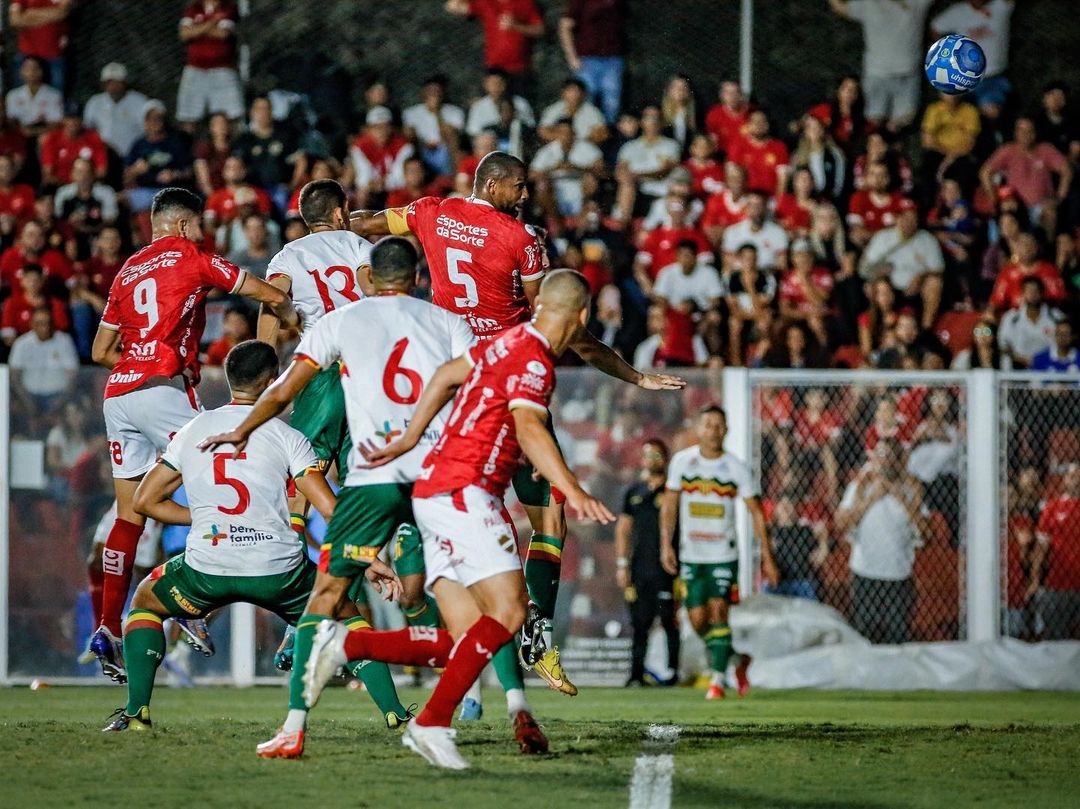 Série B: Vila Nova vence Sampaio Corrêa e mira liderança da competição