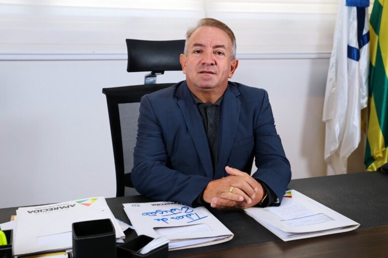 Vilmar negocia empréstimo com banco dos Bricks