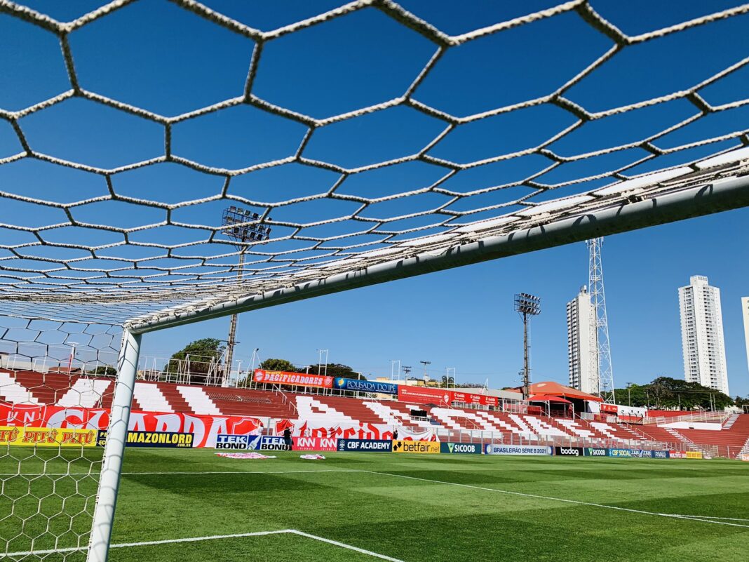 Elenco do Vila Nova se reapresenta para temporada 2022