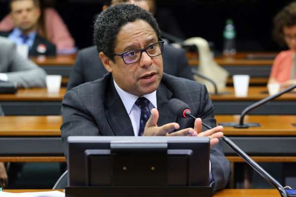 Ex-ministro do Esporte Orlando Silva registra B.O por racismo