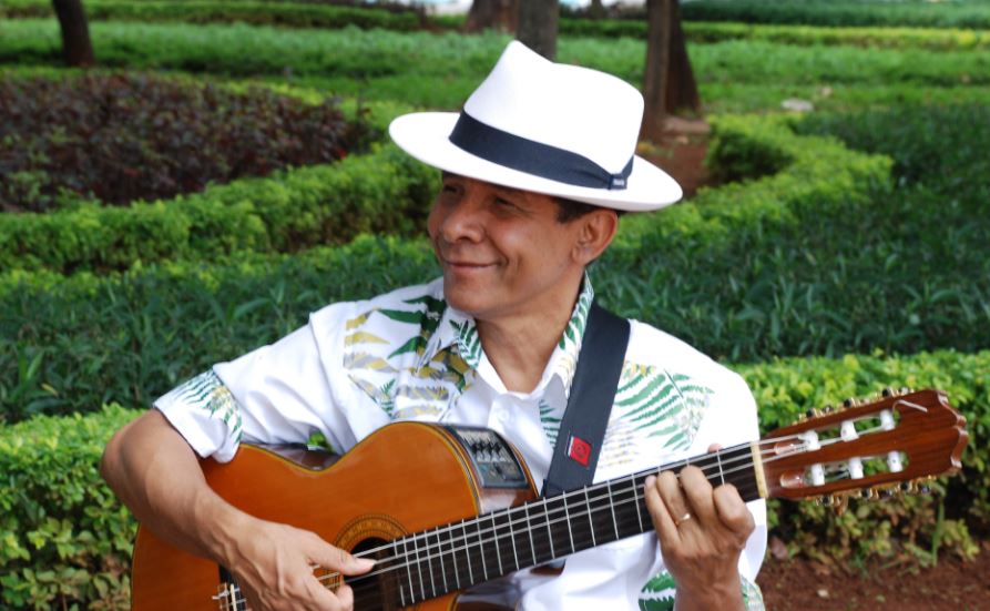 Juraildes da Cruz e seu novo CD “Nem com uma Flor” – impressões do poeta