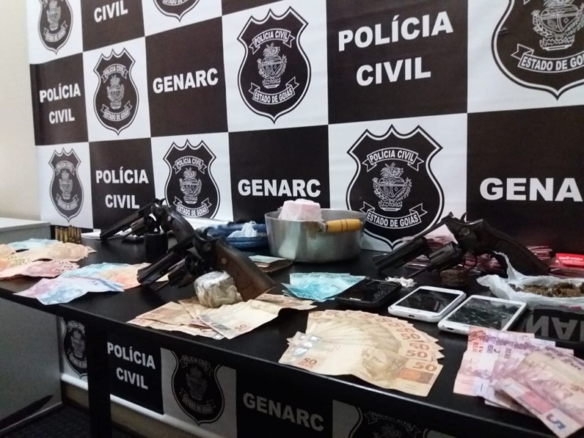 Ação em combate ao tráfico de drogas prende quatro pessoas em Rio Verde