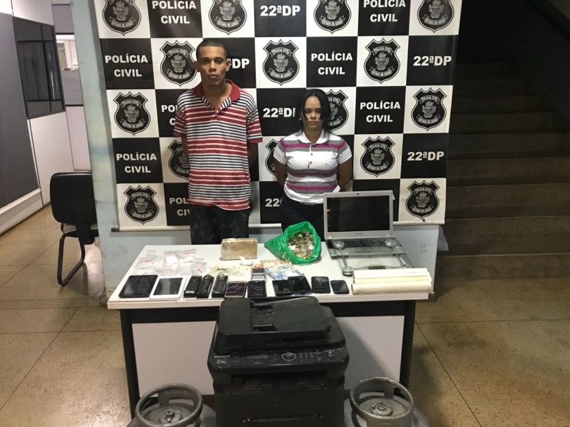Casal é preso após ser flagrado com drogas e dinheiro em Goiânia