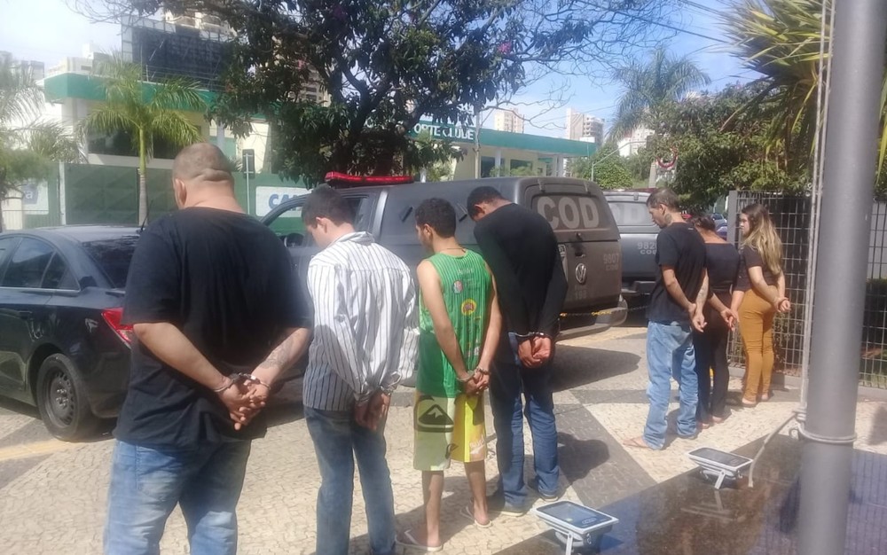 Quadrilha é presa suspeita de tentar assaltar agência dos Correios