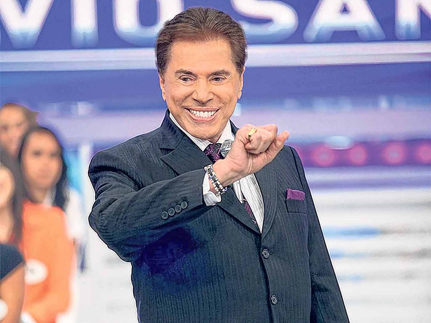 Sílvio Santos toma segunda dose da vacina contra covid em SP- Vídeo