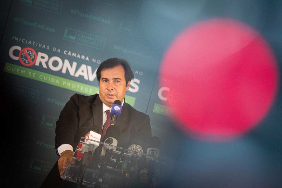 Maia diz que que PIB baixo reflete “desorganização do governo” e crítica proposta de Guedes