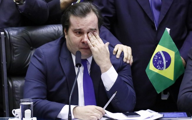 DEM decide expulsar Rodrigo Maia da sigla, diz Arthur Maia