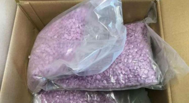 Casal compras roupas e recebe 25 mil pílulas de ecstasy
