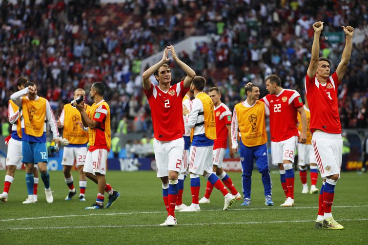 Rússia goleia Arábia Saudita no primeiro jogo da Copa