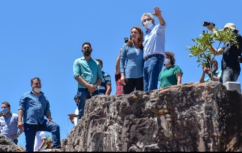 Caiado assina decreto de criação do Parque Estadual Águas do Paraíso
