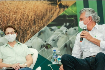 Caiado destaca parcerias com governo federal no setor agropecuário