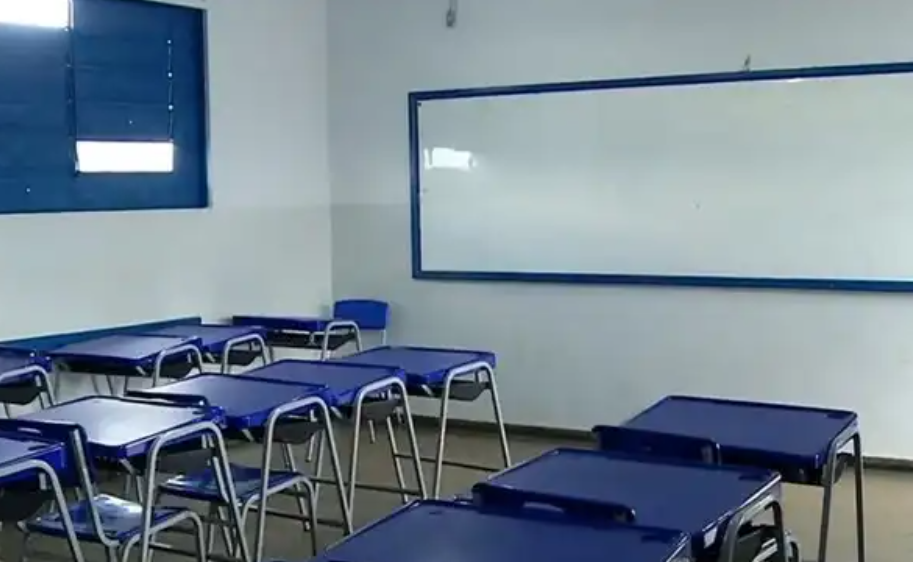 Ismael Alexandrino estuda possibilidade de retorno às aulas presenciais em Goiás