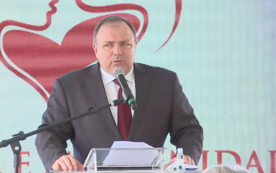 Ministro da Saúde afirma que ‘nenhum brasileiro terá vantagem sobre outros brasileiros’, sobre vacinação contra Covid-19