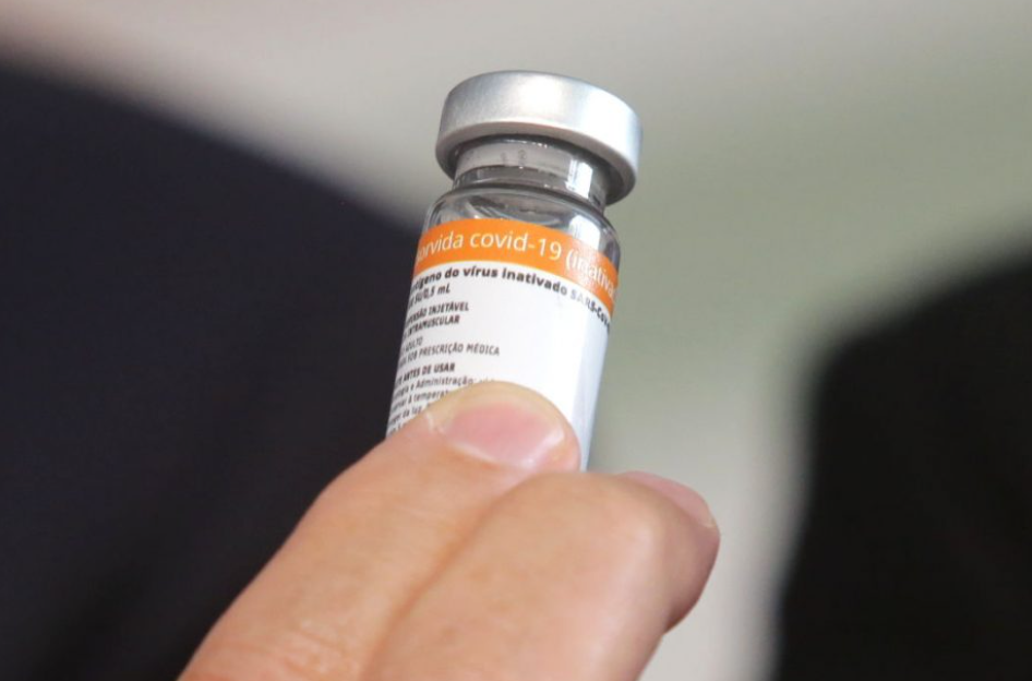 Ministro da Saúde cogita 9 milhões de doses da vacina Coronavac para o país
