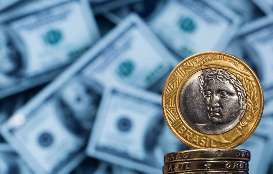 Real tem queda e pior desempenho entre 30 moedas, em 2020