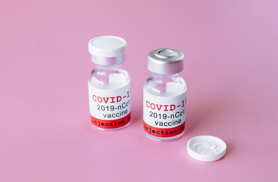AstraZeneca e Sputinik V farão testes de vacina contra Covid-19
