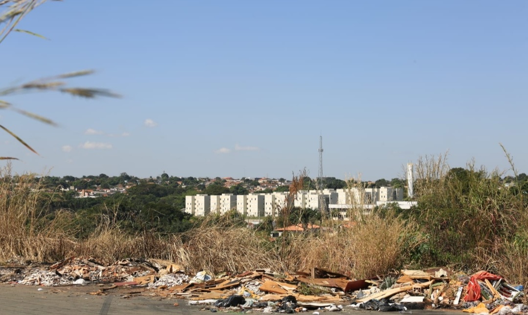 Mendanha promete obra em Anápolis que não tirou do papel em Aparecida
