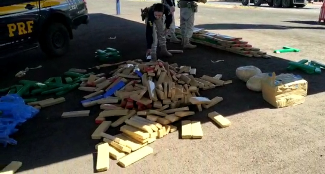 Homem que transportava 400 kg de maconha em caminhão é preso, em Rio Verde