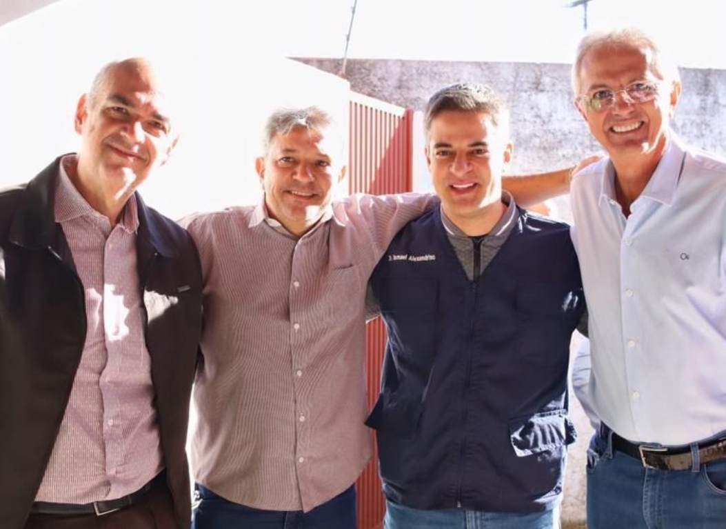 Prefeito e vereadores de Palmeiras declaram apoio a Ismael Alexandrino