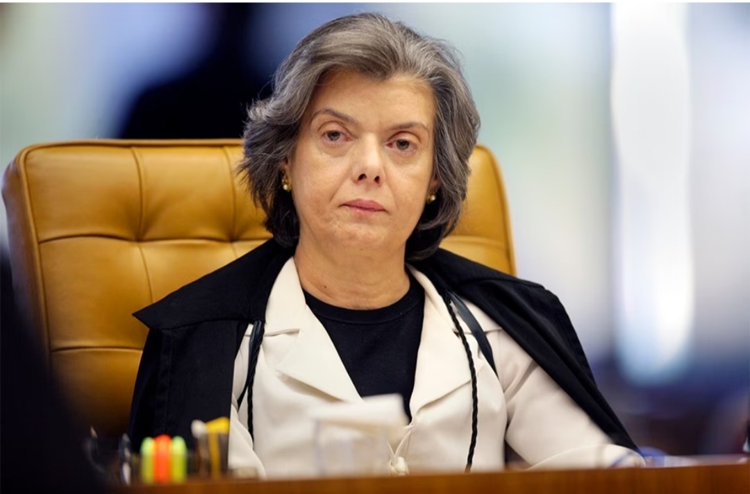 Cármen Lúcia é eleita ministra efetiva do TSE