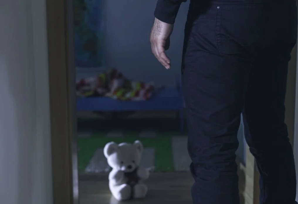 Bebê de apenas 1 mês tem o rosto gravemente ferido pelo pai no DF
