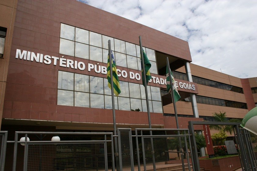 Ex-prefeito de Firminópolis é condenado por manter lixão a céu aberto