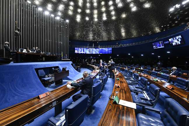 Senado aprova projeto que fragiliza preservação de margens de rios nas cidades