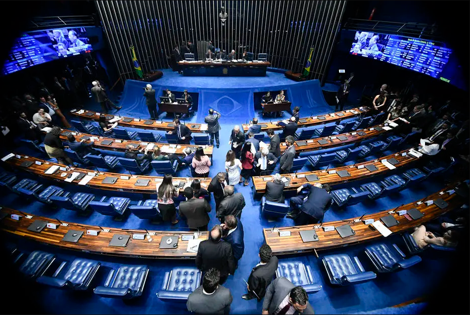 1 em cada 4 senadores é alvo de ação por improbidade administrativa