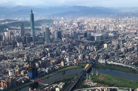 Terremoto e tufão abalam Taiwan nesta quinta-feira (8)