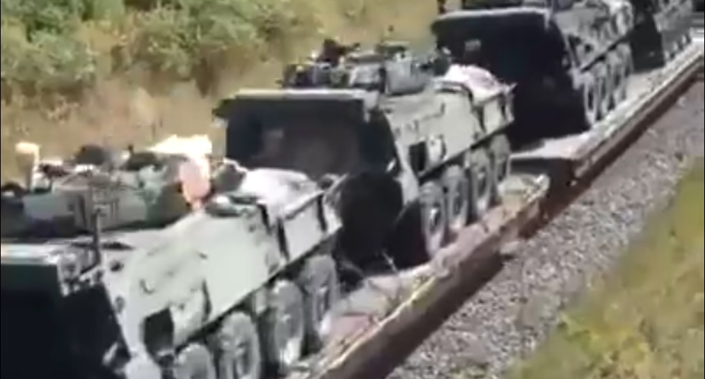 Vídeos mostram suposto movimento de tropas e blindados pelo Brasil
