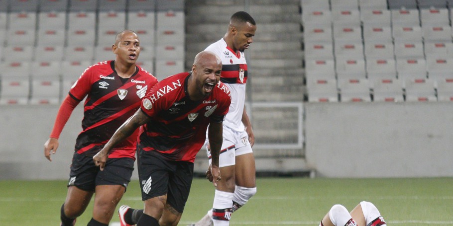 Dragão é derrotado pelo Athletico-PR e vê sonho de vaga na Libertadores mais distante