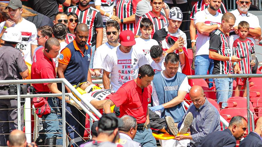Torcedor cai de arquibancada no Morumbi em jogo entre São Paulo e Grêmio