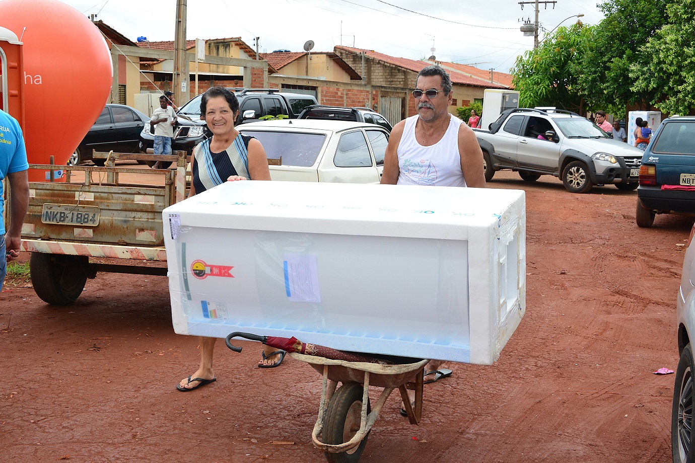 Enel faz troca de geladeiras em Guapó