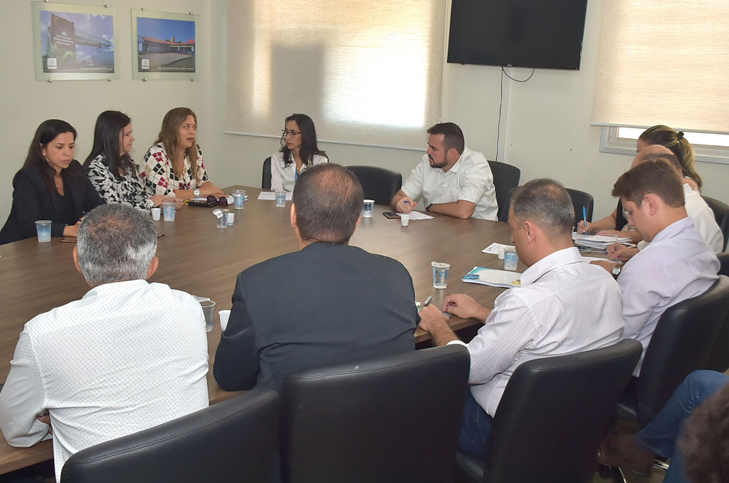 Prefeitura de Aparecida e Caixa Econômica discutem regras para contratos públicos e obras